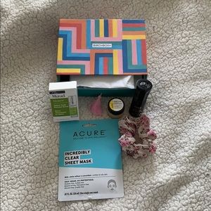 4 sample Birchbox with scrunchie